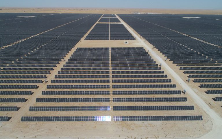 В Узбекистане введена в строй солнечная электростанция 131 МВт на двусторонних модулях