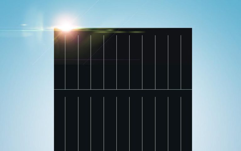 Trina Solar установила новый рекорд эффективности солнечного модуля – 24,24%