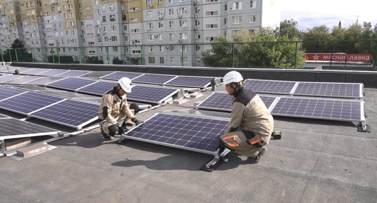 10 солнечных электростанций установлены на крышах центральных тепловых пунктов в Тольятти